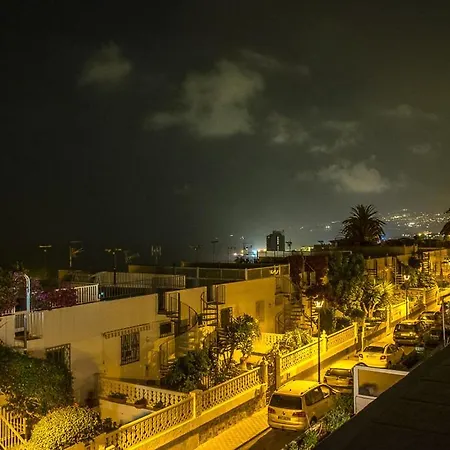 بيت للعطل Gepflegter Bungalow Mit Meerblick لوس رياليخوس