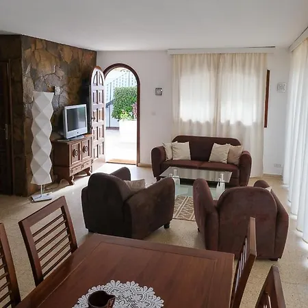 Gepflegter Bungalow Mit Meerblick Nyaraló *